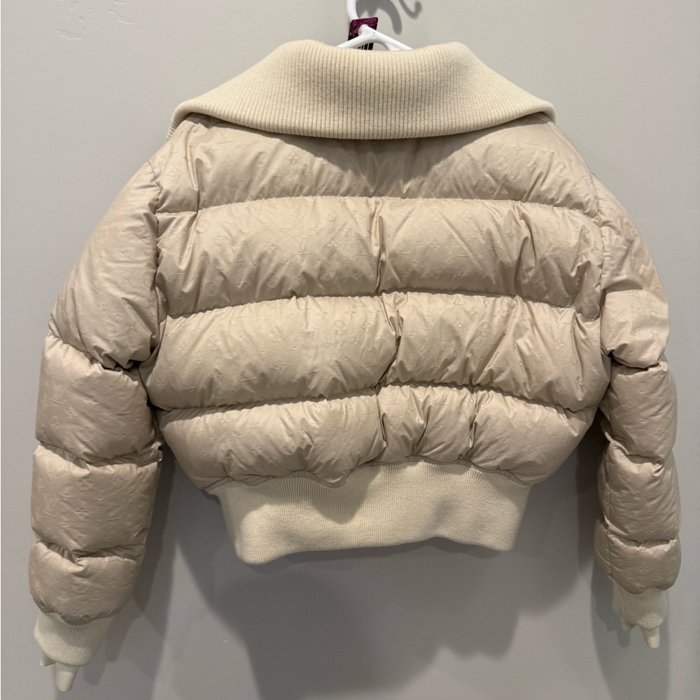 💋Louis Vuitton Beige Puffer Jacket 009 - Picture 13 of 15